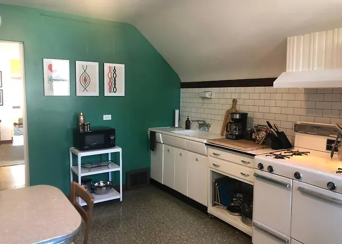 Gallery Loft Of #1 Host In Il Oak Park