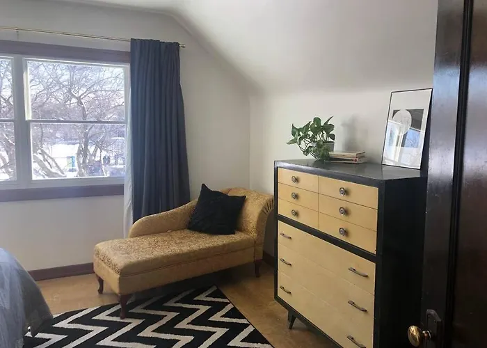 Gallery Loft Of #1 Host In Il Oak Park