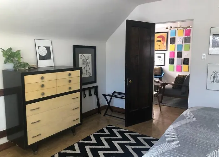 Gallery Loft Of #1 Host In Il * Oak Park
